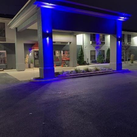 Days Inn By Wyndham Great Lakes Naval Base North Chicago Dış mekan fotoğraf