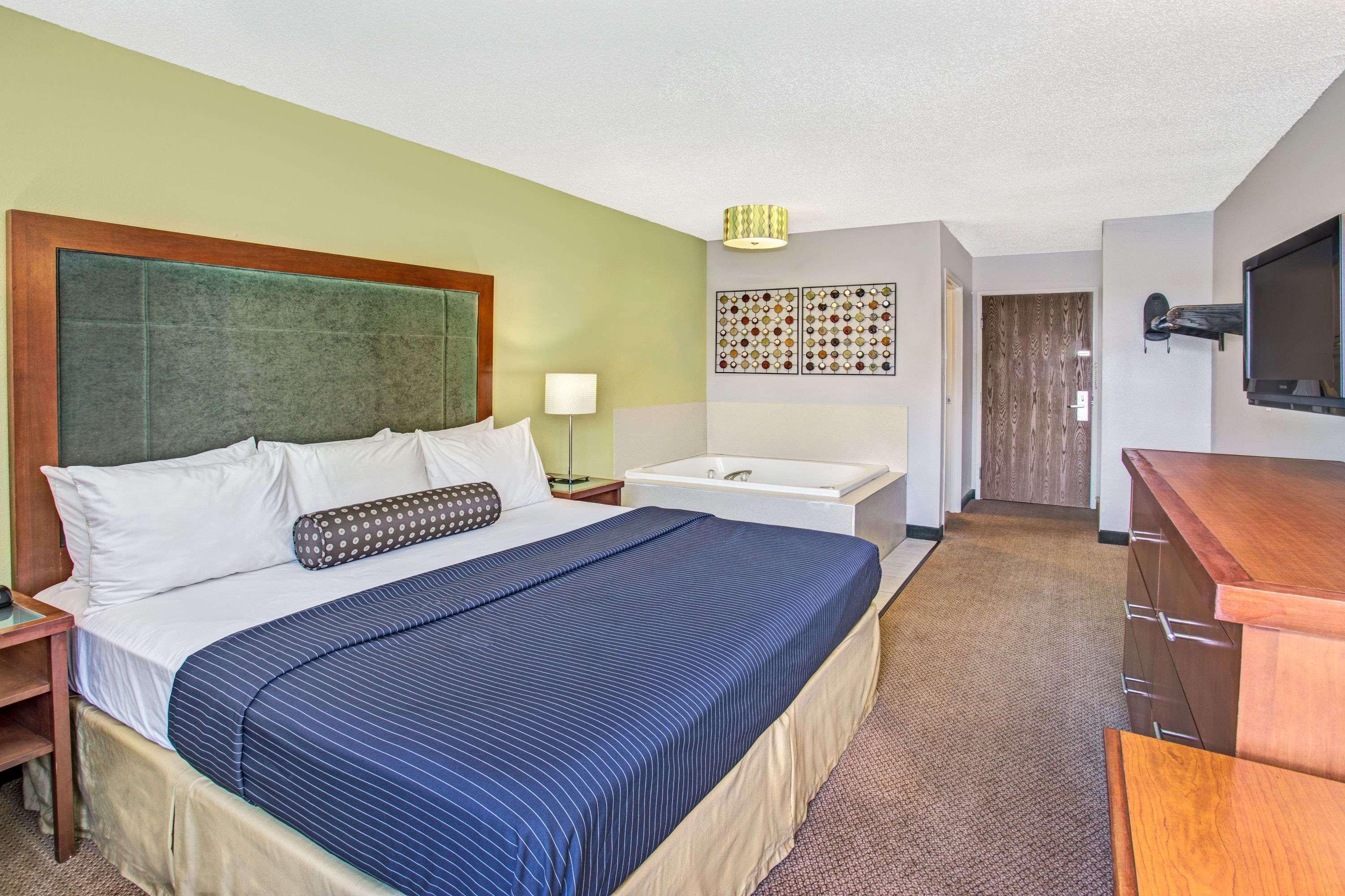Days Inn By Wyndham Great Lakes Naval Base North Chicago Dış mekan fotoğraf
